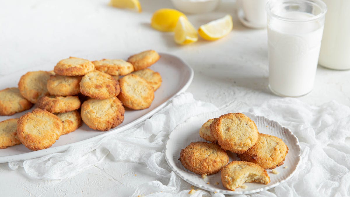 Keto lemon cheesecake cookies