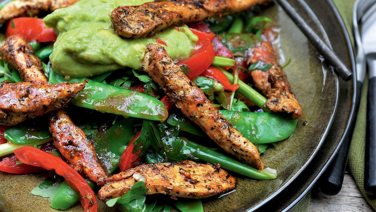 Cajun chicken salad with guacamole