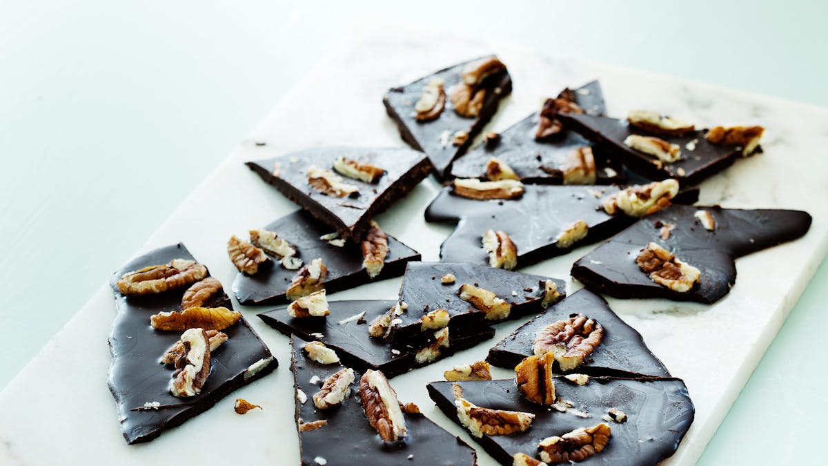 Pecan chocolate thins
