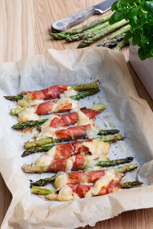 Keto prosciutto-wrapped asparagus with goat cheese