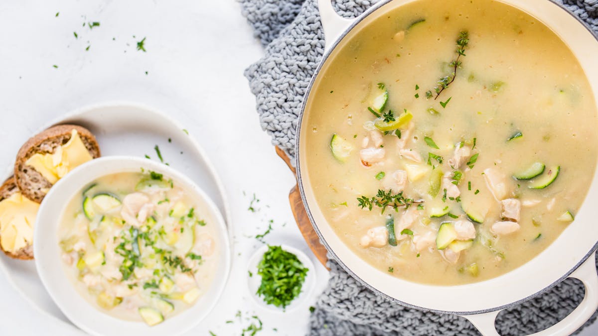 Low-carb hearty chicken and vegetable stew