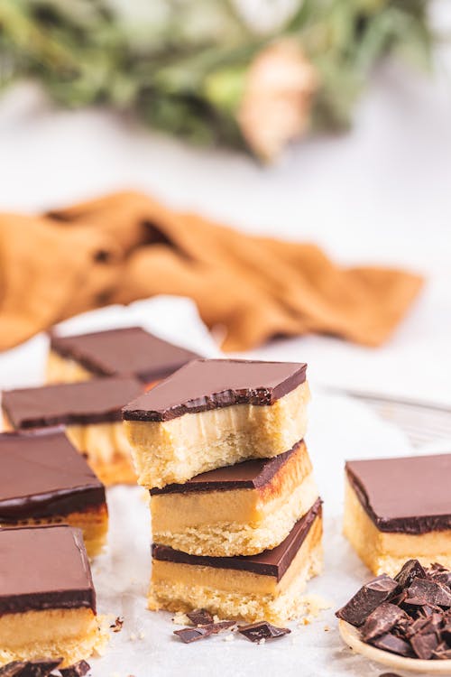 Keto caramel slice