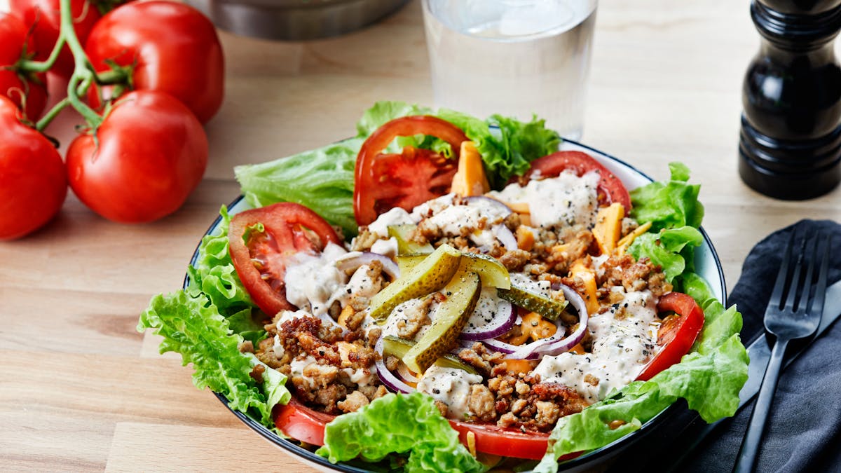 Keto cheeseburger salad