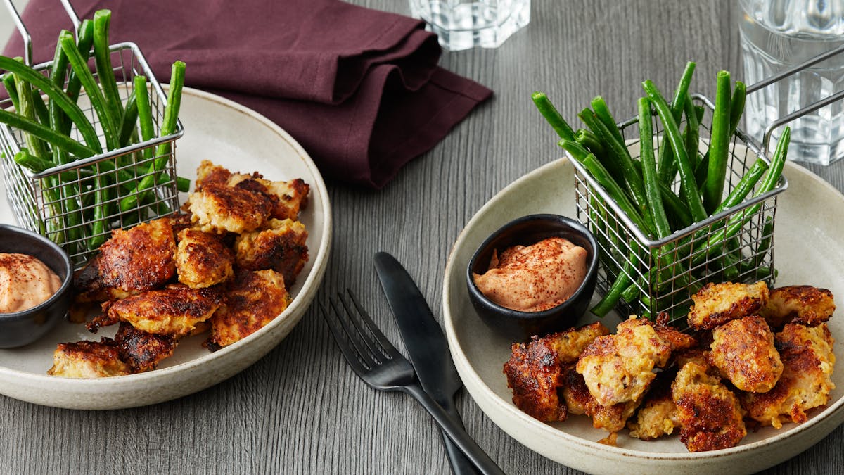 Chicken nuggets with BBQ-mayo