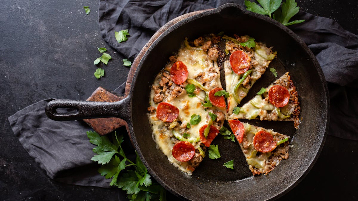 Keto skillet pizza