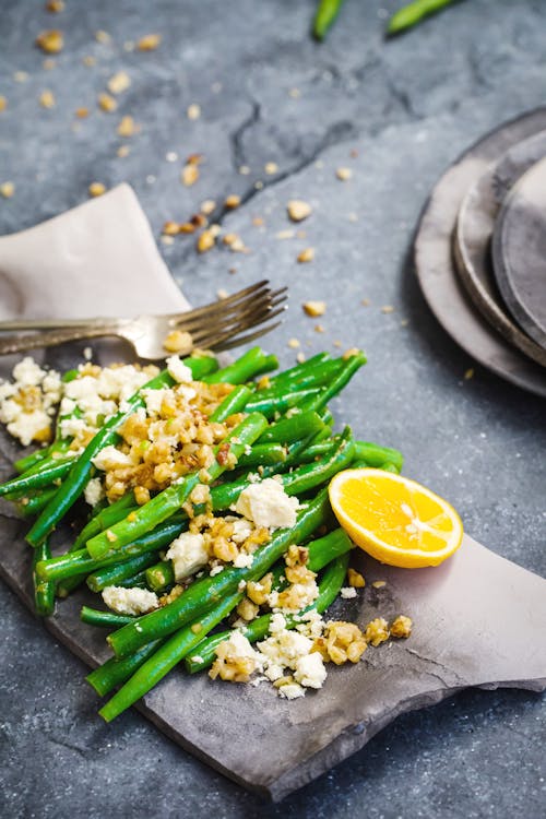 Walnut crumb green beans with feta cheese