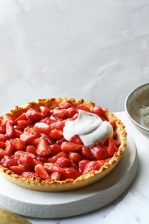 Low carb strawberry and cream pie