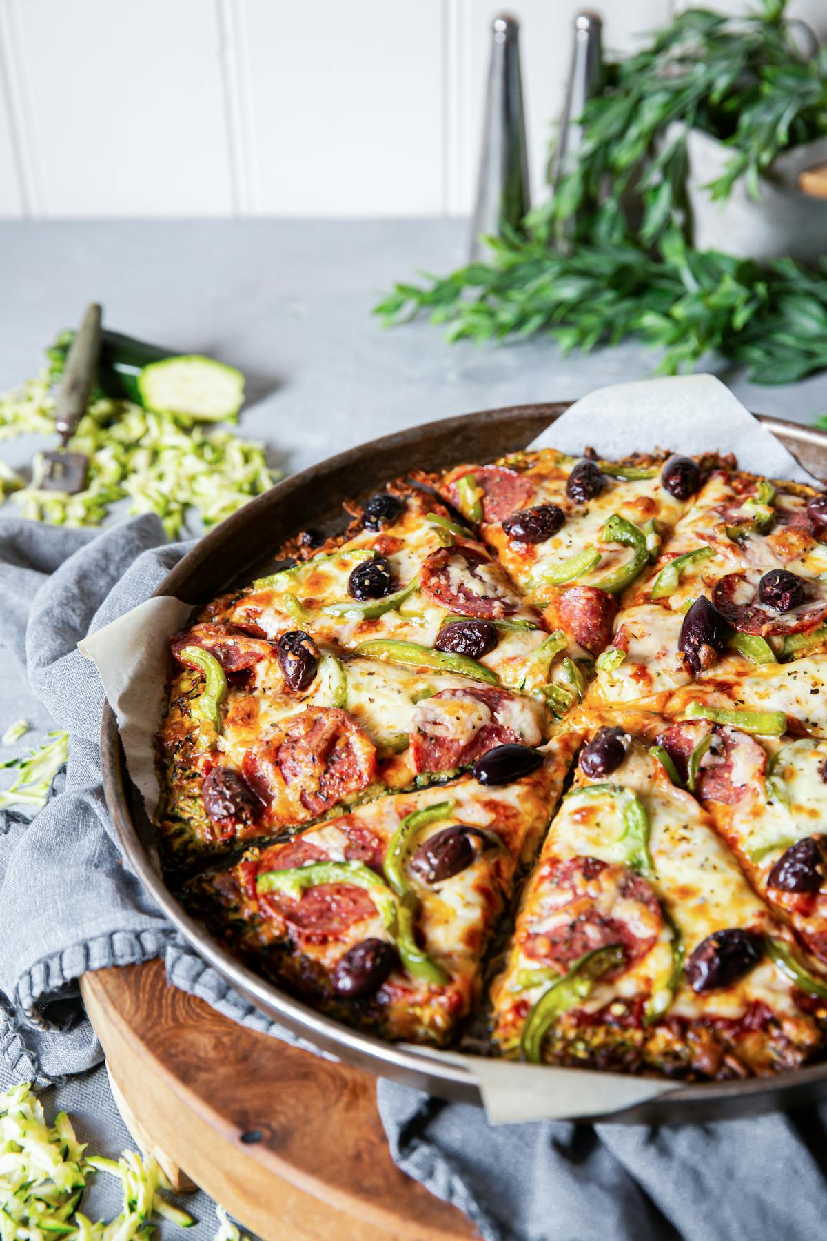 Low carb zucchini pizza with pepperoni