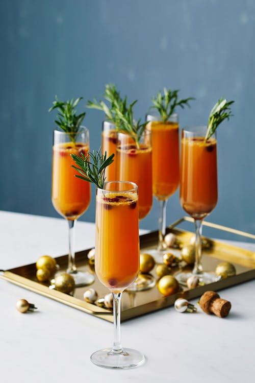 Low carb cranberry grapefruit mimosas