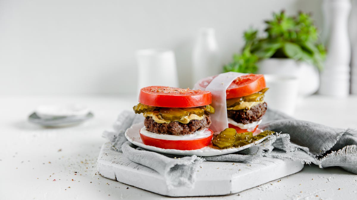 Keto tomato smash burger